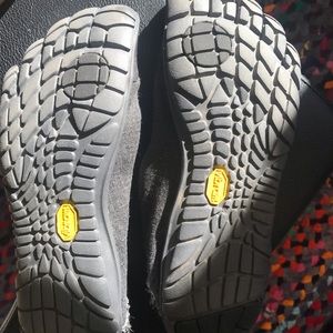 Vibram Fivefingers CVT Hemp Toes Shoes (Black) Women’s Size 37 EUR 6.5-7 US.